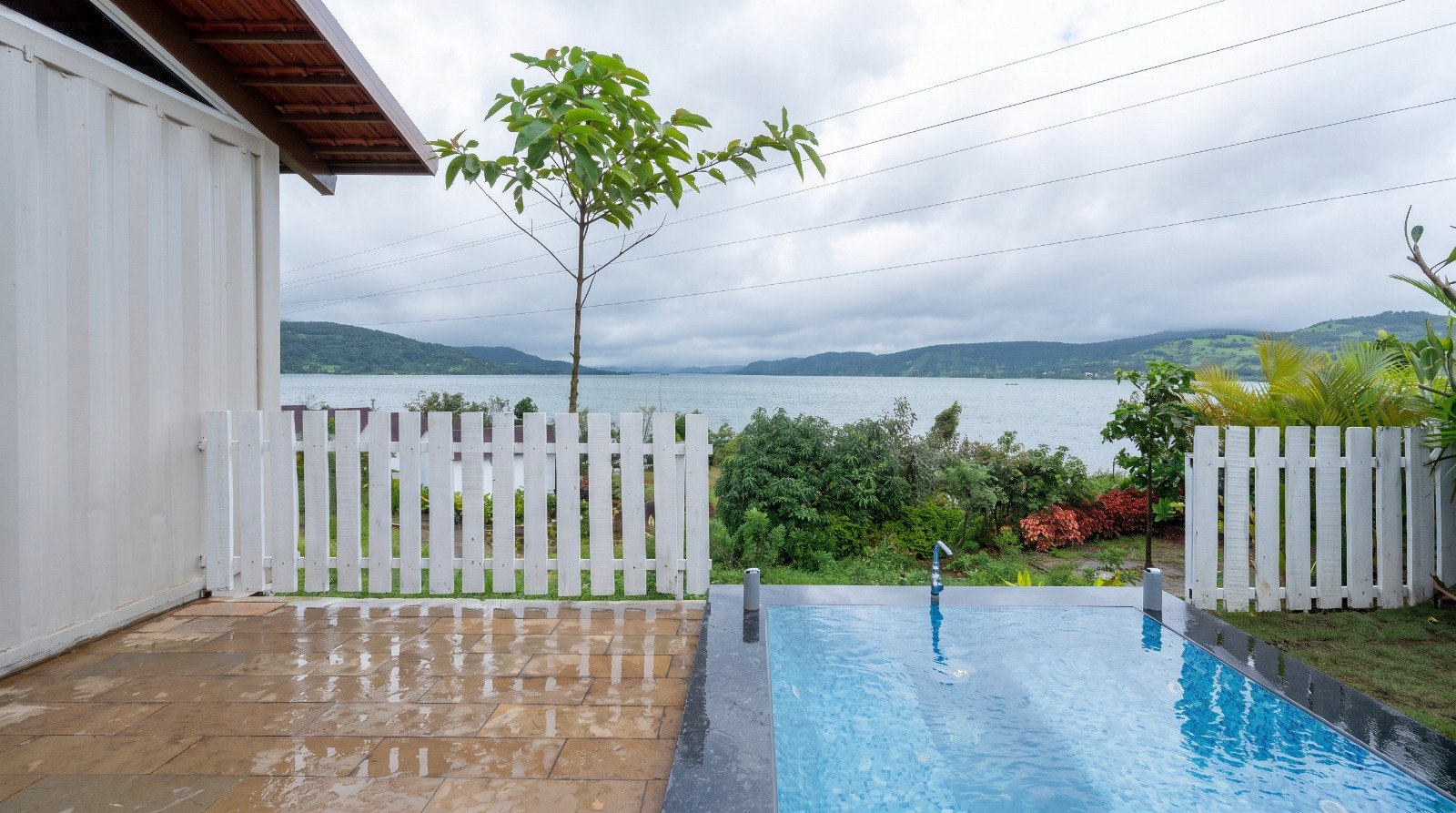 container stay near Pune with Pawna Lake view